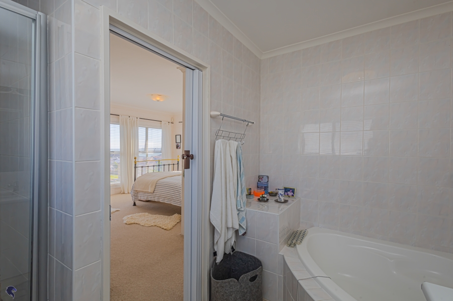 3 Bedroom Property for Sale in Myburgh Park Western Cape